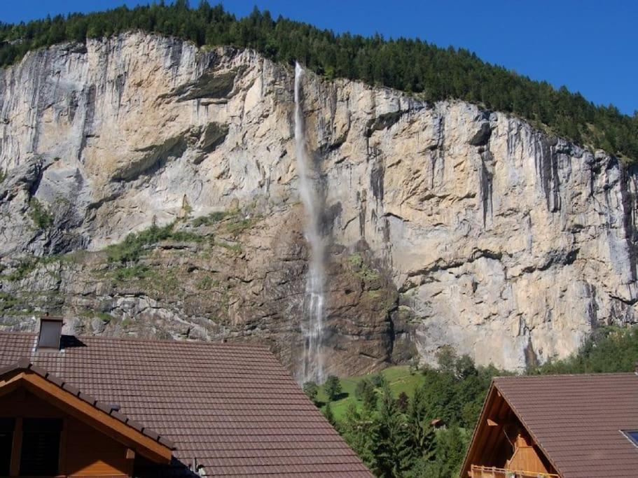 Charming Penthouse Apartment Lauterbrunnen Exterior foto