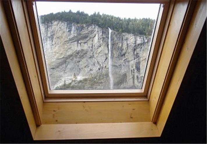 Charming Penthouse Apartment Lauterbrunnen Cameră foto